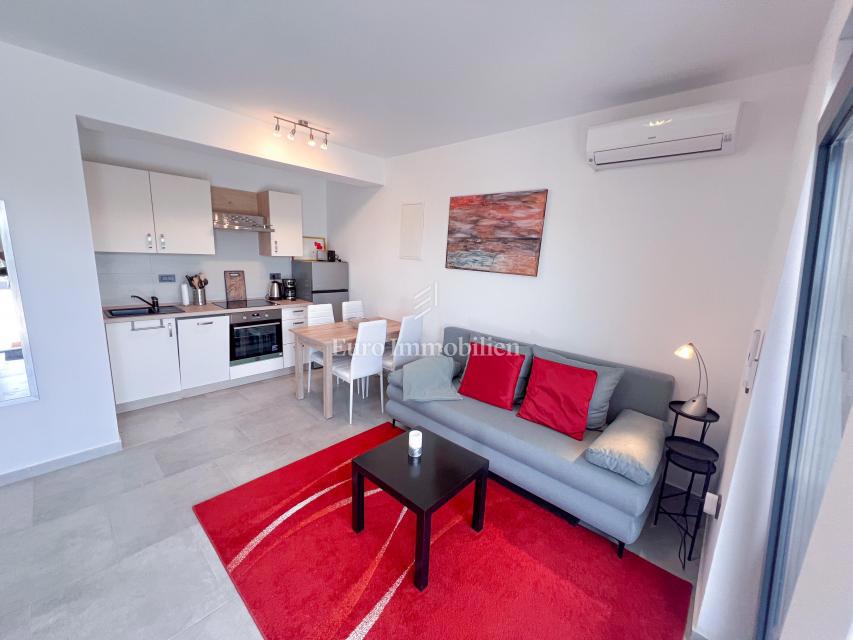 Crikvenica, luksuzna moderna hiša z bazenom