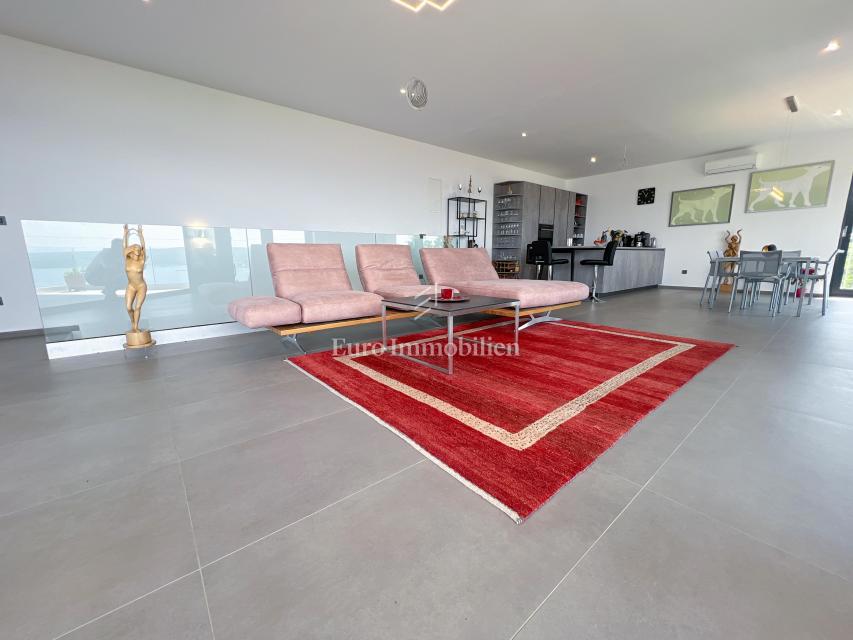 Crikvenica, luksuzna moderna hiša z bazenom