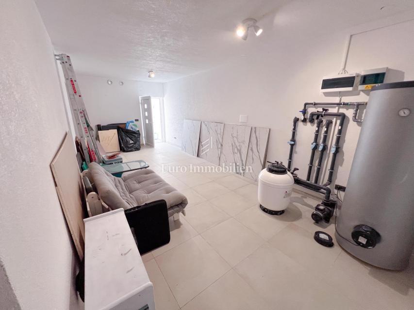 Crikvenica, luksuzna moderna hiša z bazenom