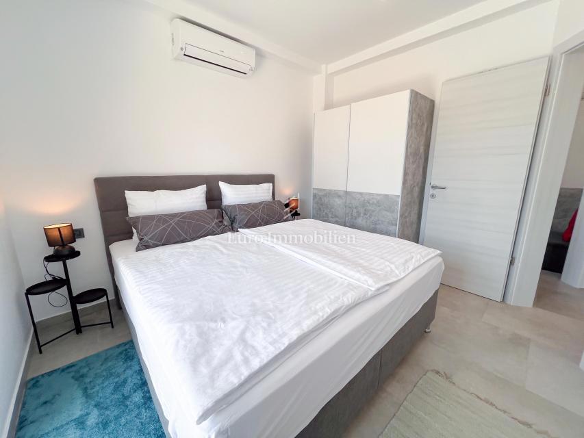 Crikvenica, luksuzna moderna hiša z bazenom