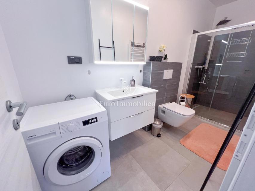 Crikvenica, luksuzna moderna hiša z bazenom