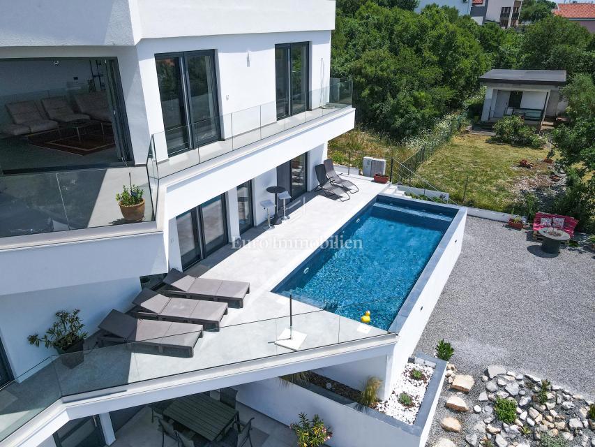 Crikvenica, luksuzna moderna hiša z bazenom