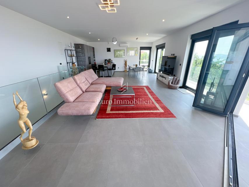 Crikvenica, luksuzna moderna hiša z bazenom