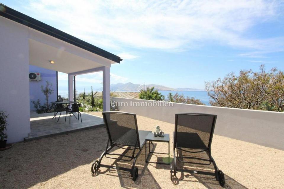 Baška – Hiša v prvi vrsti ob morju, 4 apartmaji