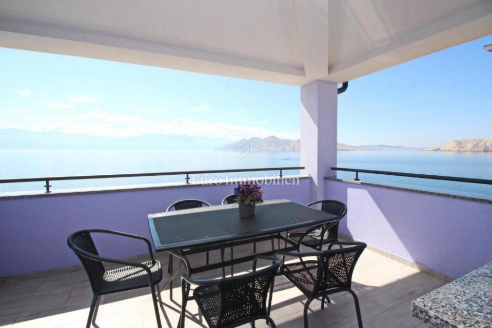 Baška – Hiša v prvi vrsti ob morju, 4 apartmaji