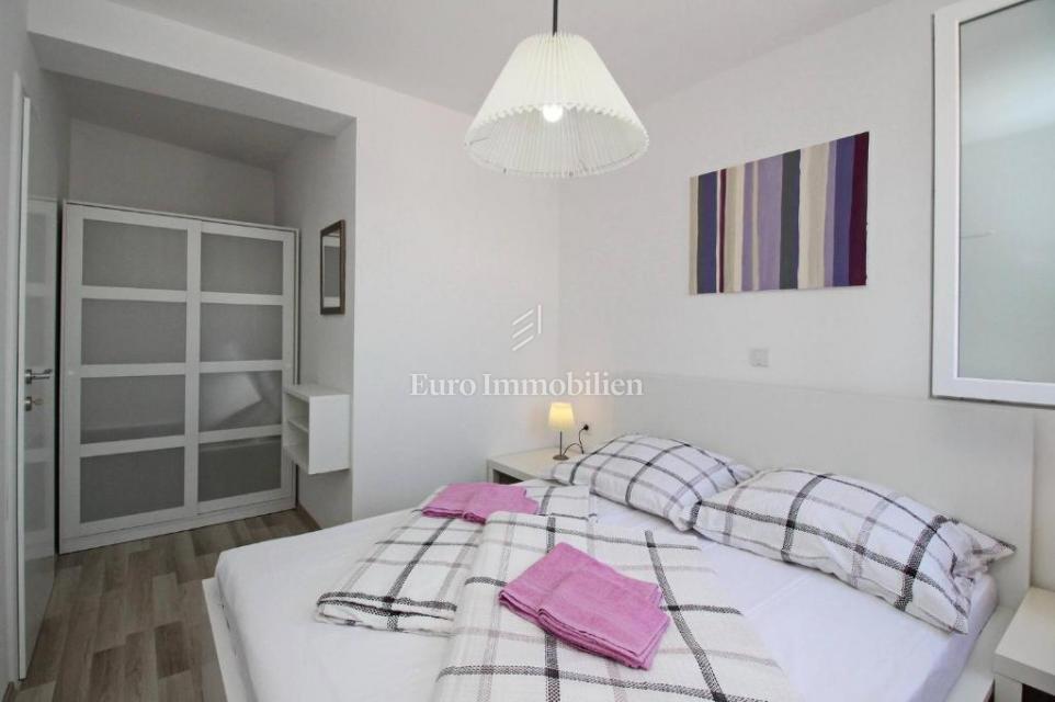 Baška – Hiša v prvi vrsti ob morju, 4 apartmaji