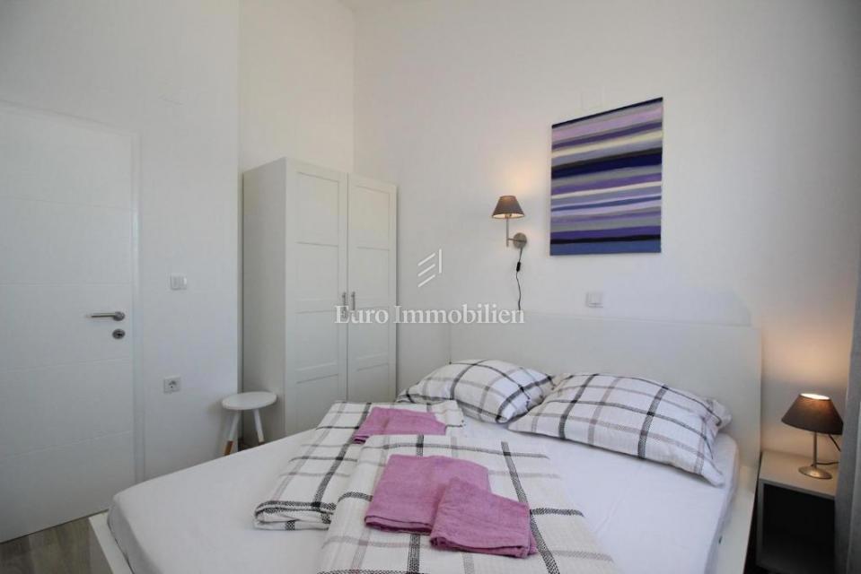 Baška – Hiša v prvi vrsti ob morju, 4 apartmaji