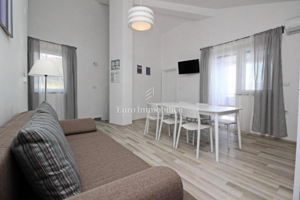 Baška – Hiša v prvi vrsti ob morju, 4 apartmaji