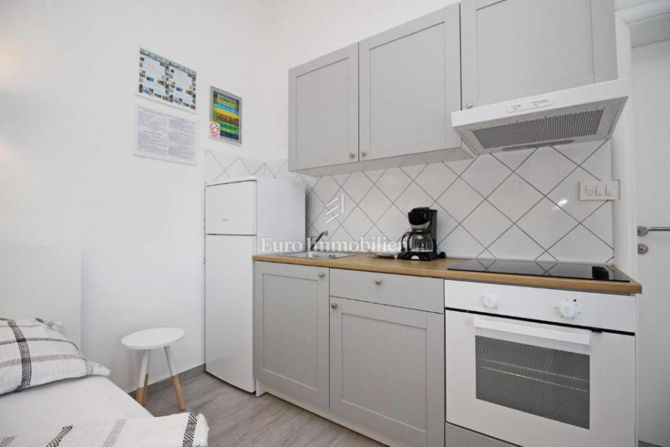 Baška – Hiša v prvi vrsti ob morju, 4 apartmaji