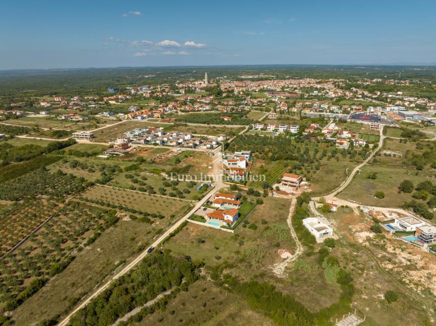 Zemljišče s pogledom na morje in gradbenim dovoljenjem