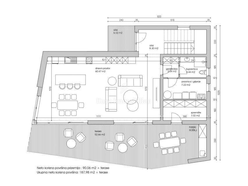 Zemljišče s pogledom na morje in gradbenim dovoljenjem