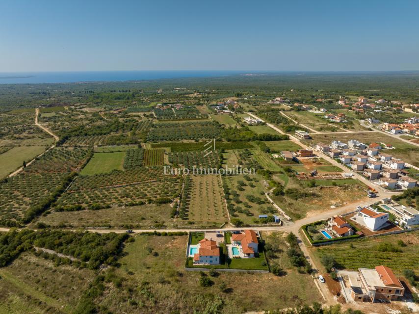 Zemljišče s pogledom na morje in gradbenim dovoljenjem