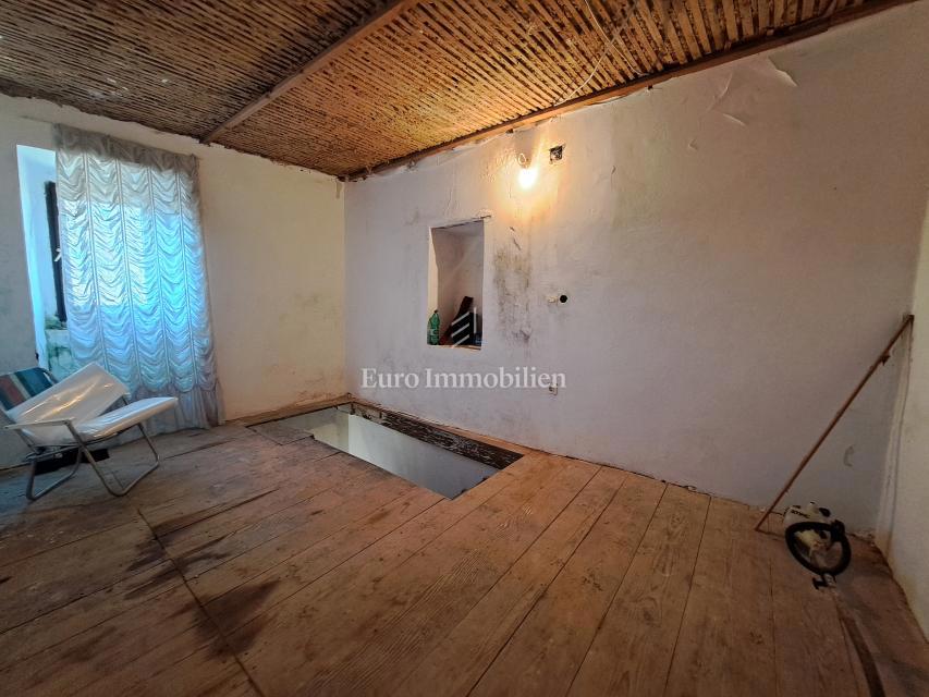 Otok Krk – kamnita hiša za prenovo