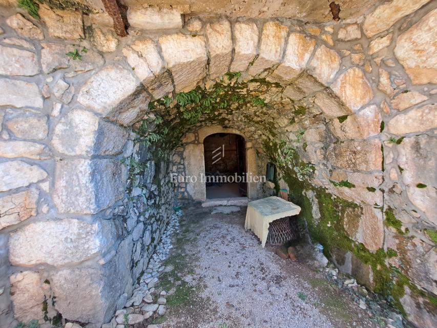 Otok Krk – kamnita hiša za prenovo
