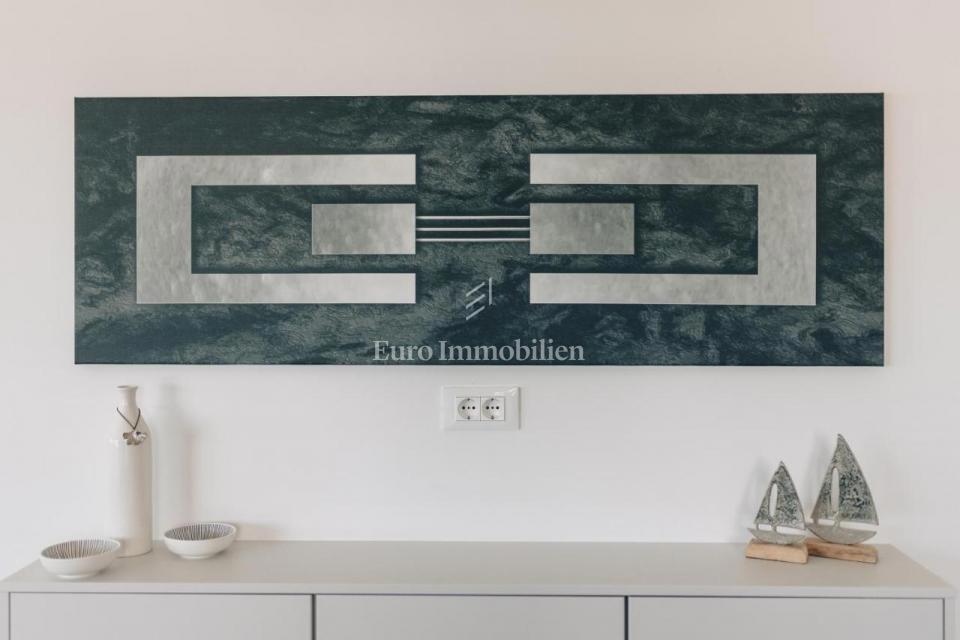 Apartma z bazenom v prvi vrsti do plaže - Malinska