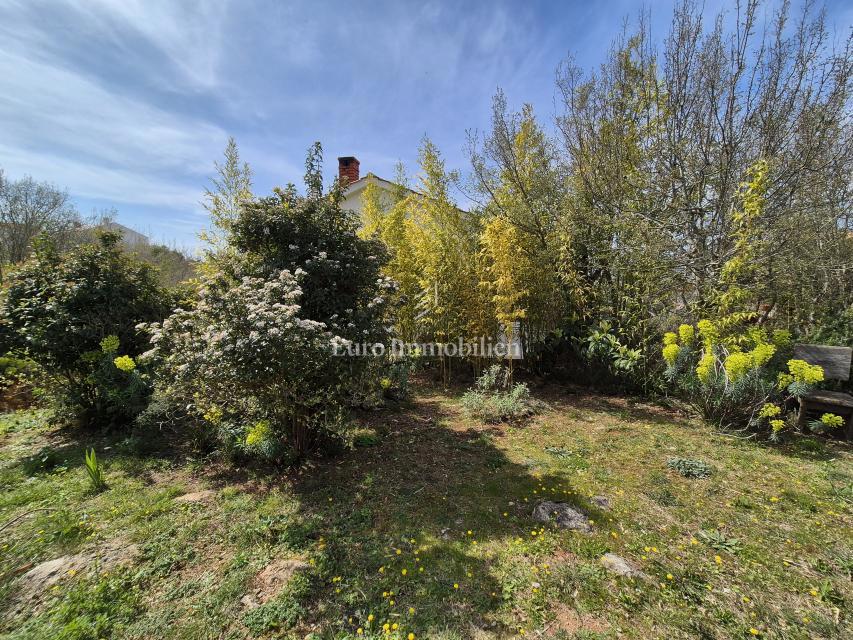 Krk - okolica, samostojna hiša z velikim vrtom