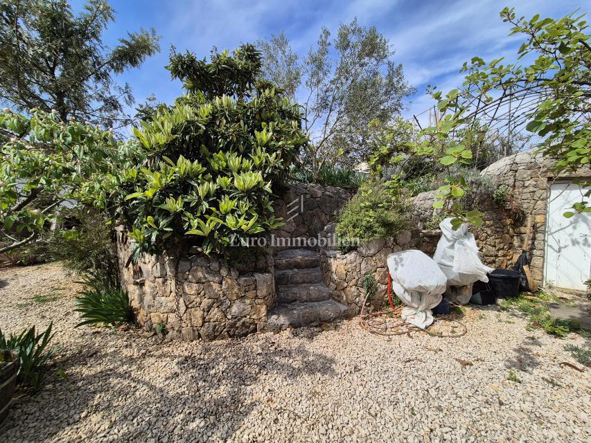 Krk - okolica, samostojna hiša z velikim vrtom