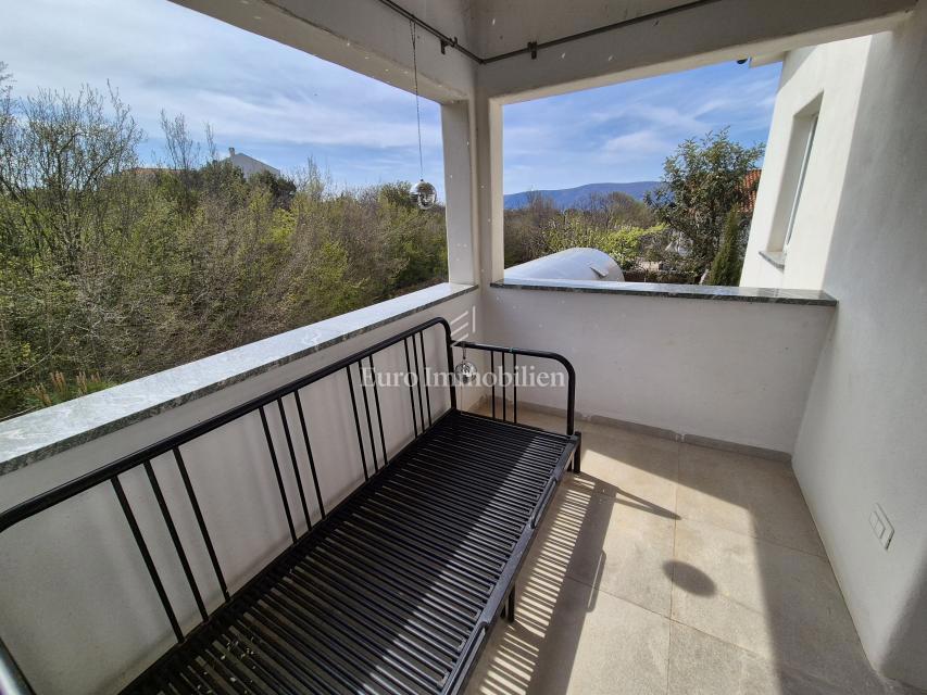 Krk - okolica, samostojna hiša z velikim vrtom