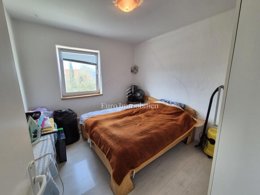 Krk - okolica, samostojna hiša z velikim vrtom