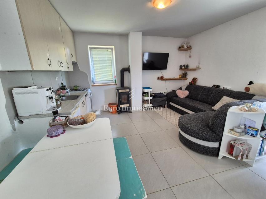 Krk - okolica, samostojna hiša z velikim vrtom