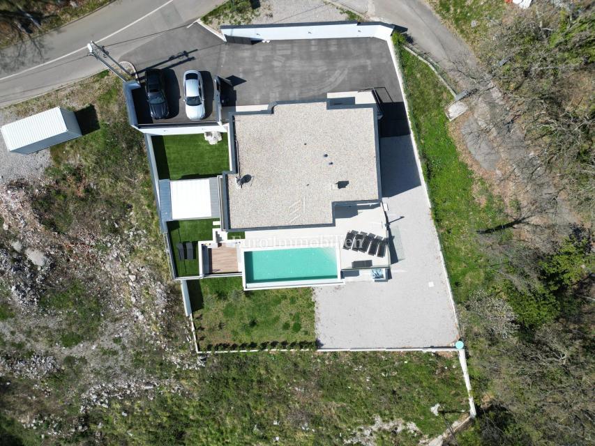 Lovran - moderna hiša z neskončnim bazenom