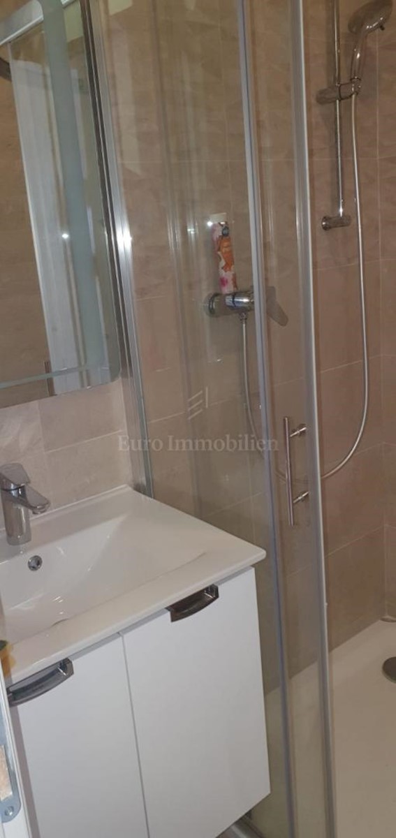 Apartman na moru, prodaja