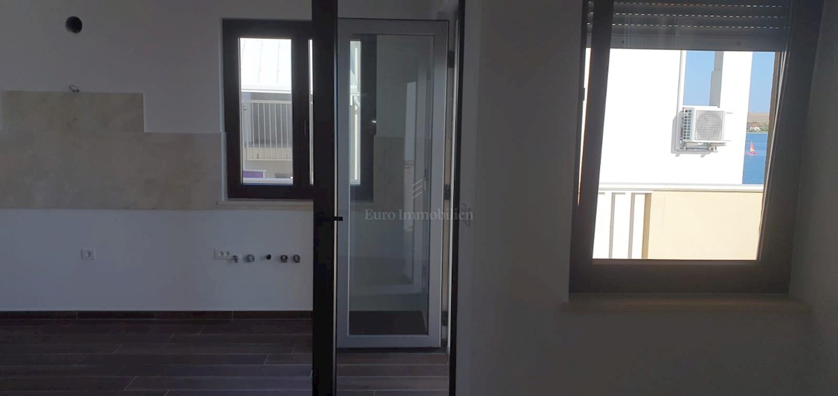 Apartman na moru, prodaja