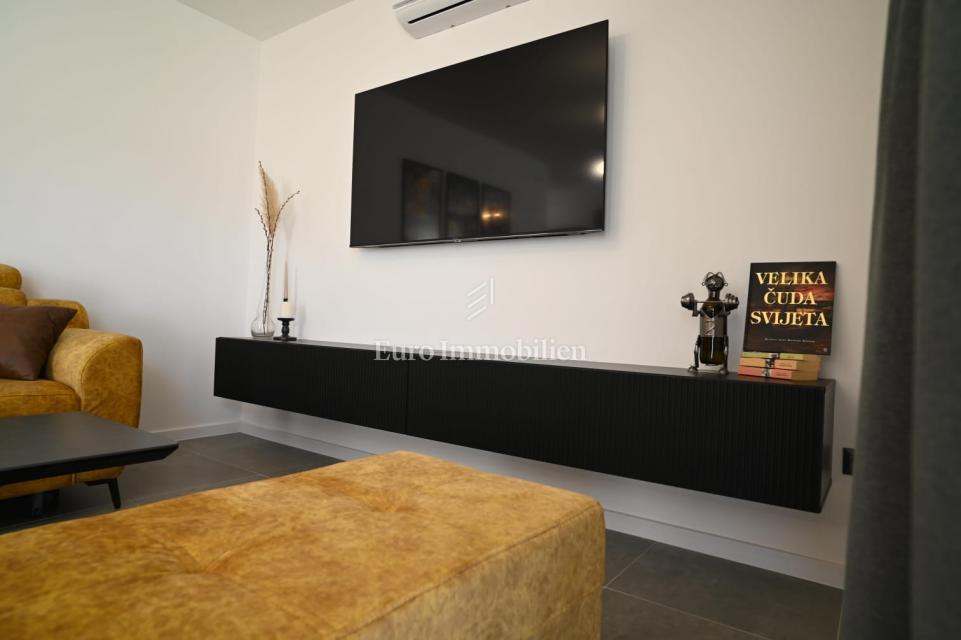 Moderna dvojna villa s bazenom, otok Vir
