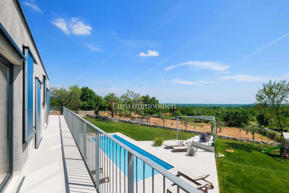 Luksuzna vila u mirnom mjestu u okolici Barbana, Istra