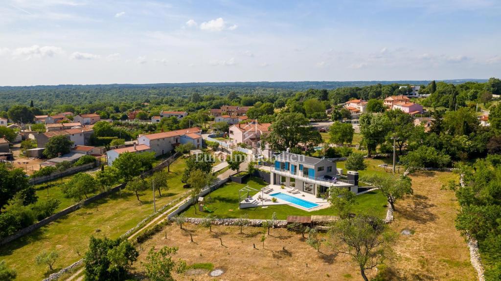 Luksuzna vila u mirnom mjestu u okolici Barbana, Istra