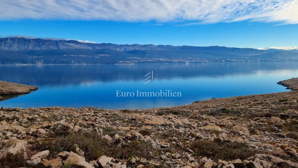 Kamnita hiša v nedotaknjeni naravi, 300 m od morja, otok Krk