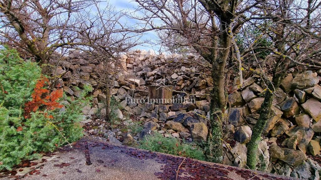 Kamnita hiša v nedotaknjeni naravi, 300 m od morja, otok Krk