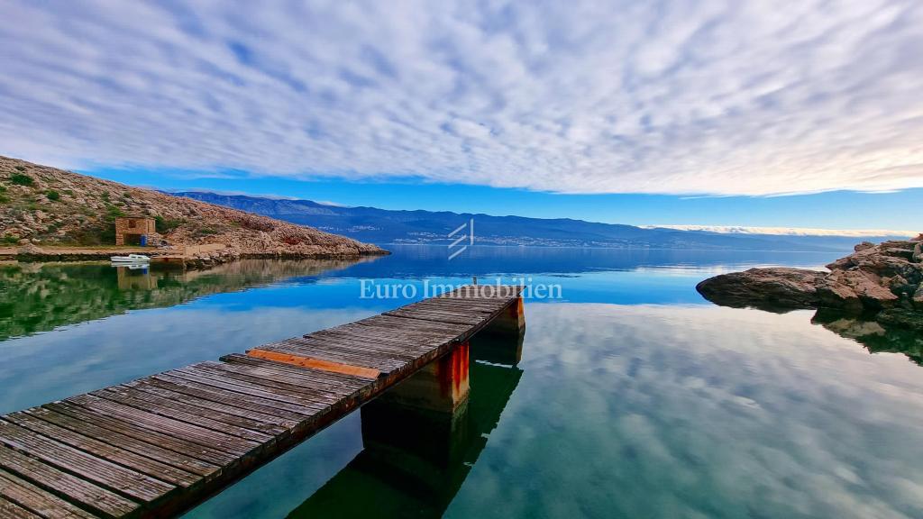 Kamnita hiša v nedotaknjeni naravi, 300 m od morja, otok Krk