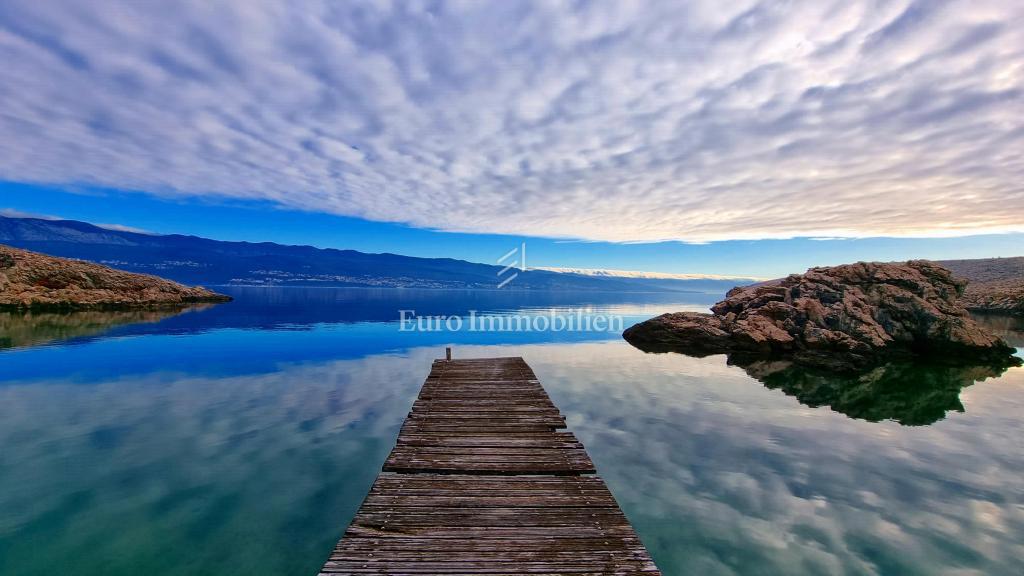 Kamnita hiša v nedotaknjeni naravi, 300 m od morja, otok Krk