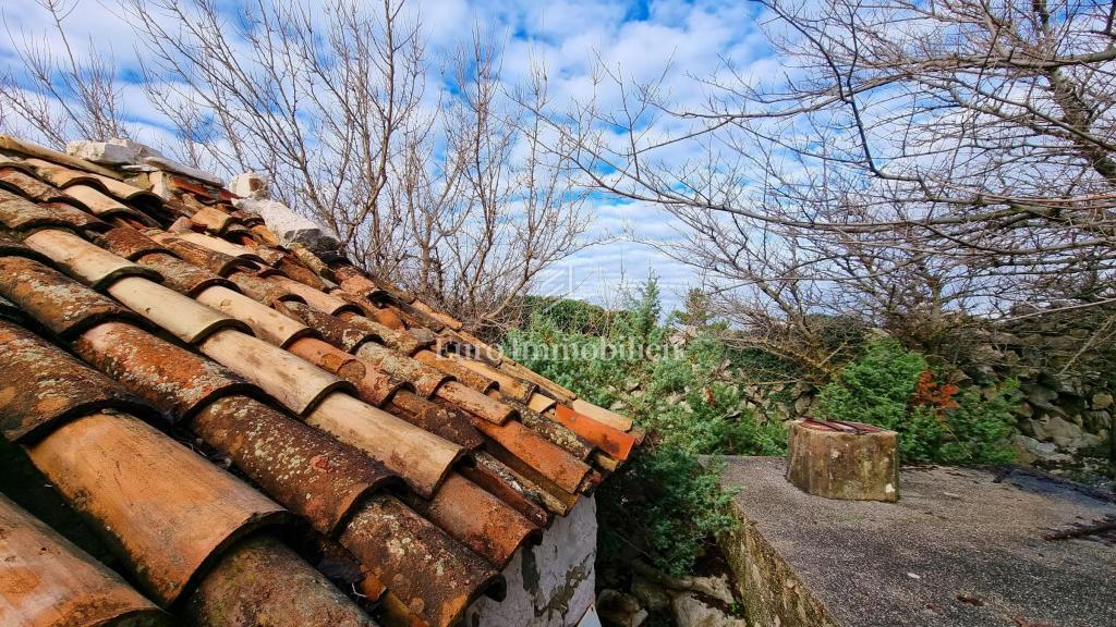 Kamnita hiša v nedotaknjeni naravi, 300 m od morja, otok Krk