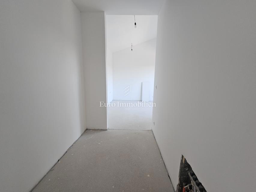 Dvoetažni apartma z vrtom - v izgradnji, mesto Krk