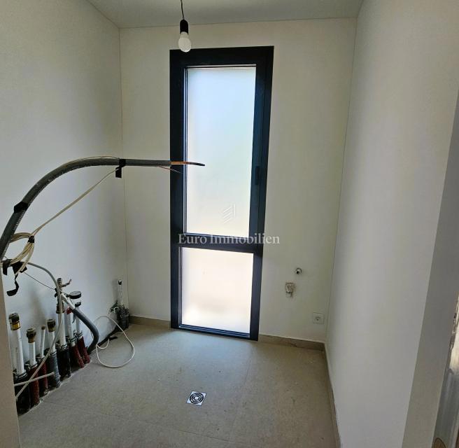 Dvoetažni apartma z vrtom - v izgradnji, mesto Krk