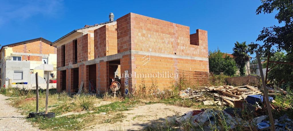 Dvojček z bazenom, roh bau, Vrbnik-okolica
