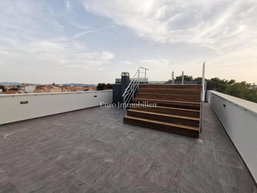 Stanovanje z bazenom in strešno teraso - Belafuža, Zadar