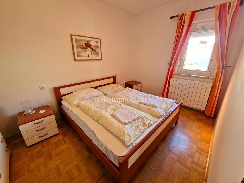 Krk okolica - apartma v pritličju