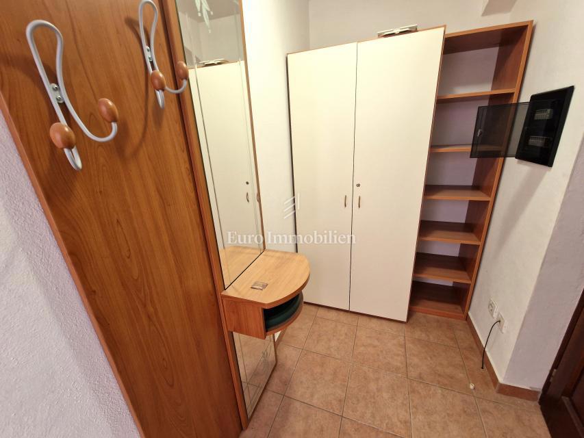 Krk okolica - apartma v pritličju
