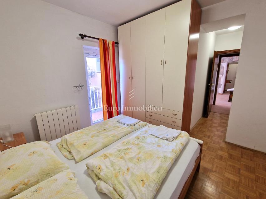 Krk okolica - apartma v pritličju
