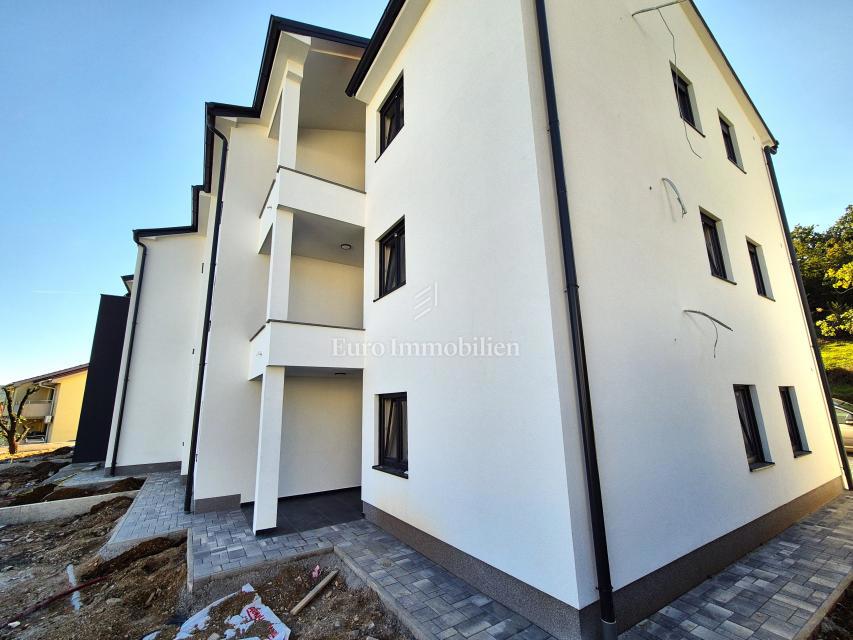 Novogradnja, apartma v pritličju - zaliv Soline 