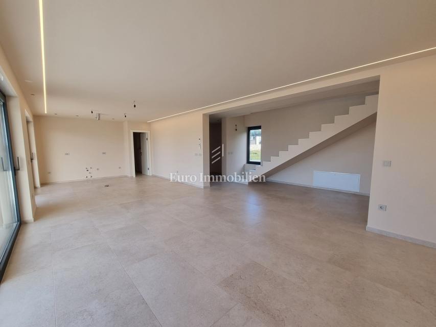 POREČ OKOLICA - moderna vila s strešno teraso, pogled na morje