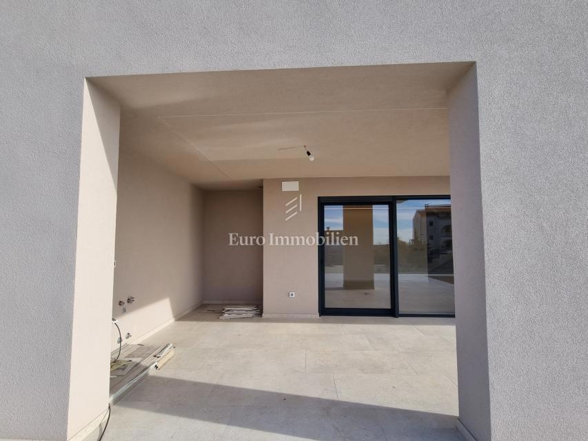 POREČ OKOLICA - moderna vila s strešno teraso, pogled na morje