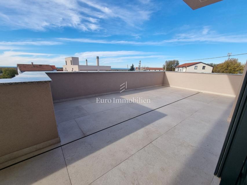 POREČ OKOLICA - moderna vila s strešno teraso, pogled na morje