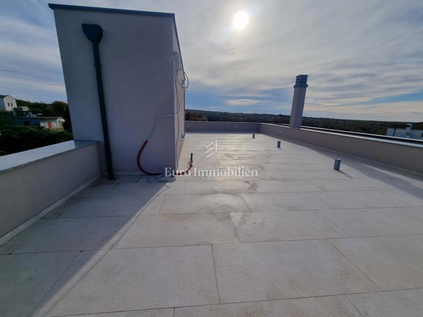 POREČ OKOLICA - moderna vila s strešno teraso, pogled na morje