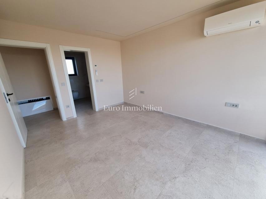 POREČ OKOLICA - moderna vila s strešno teraso, pogled na morje