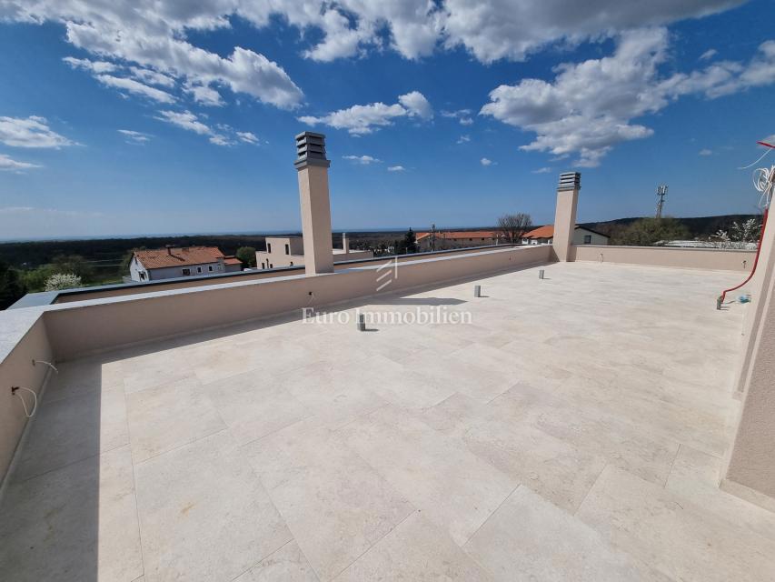 POREČ OKOLICA - moderna vila s strešno teraso, pogled na morje