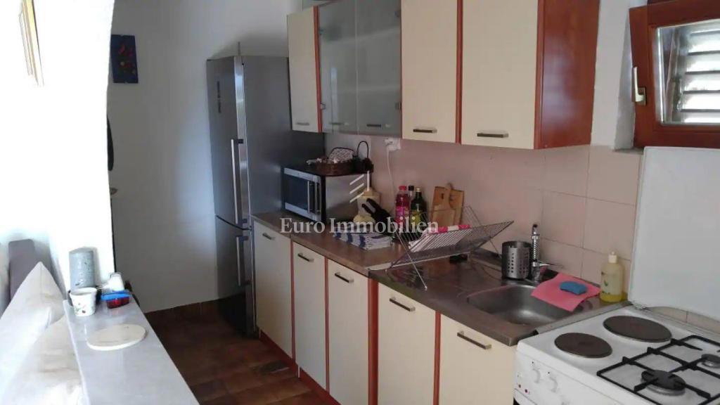 Klenovica, apartmajska hiša z lepim razgledom